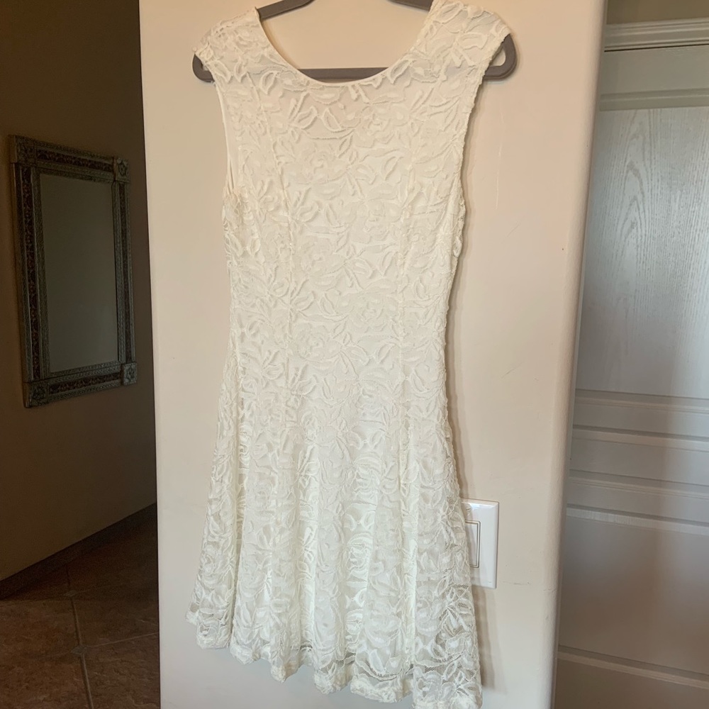 White dress (Never worn)